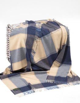 Lambswool Blanket in Beige and Navy