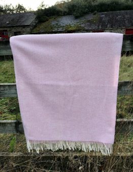 Merino and Cashmere Blend Blanket in Pink