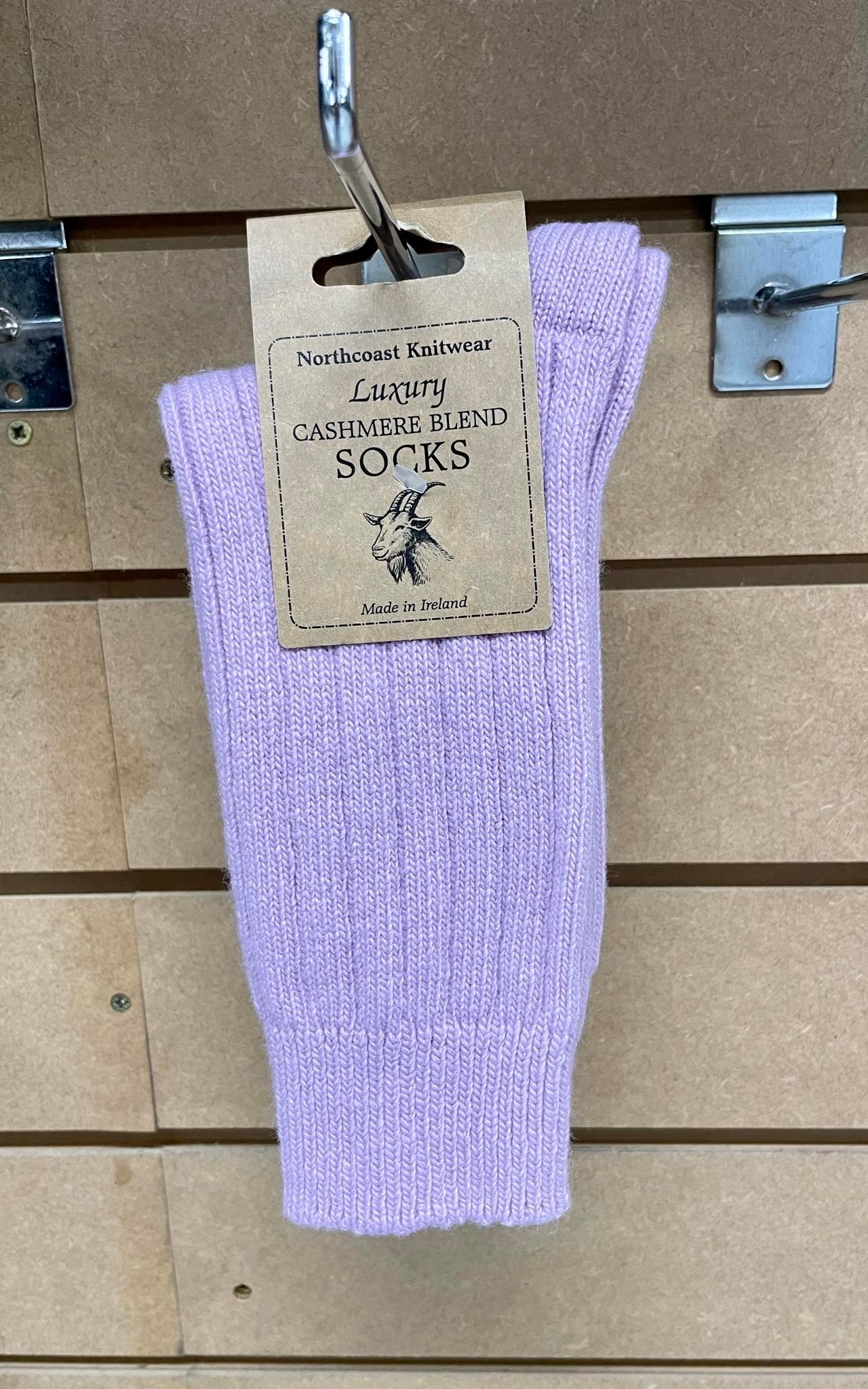 Cashmere and Wool Lavender Socks in Size 3-7
